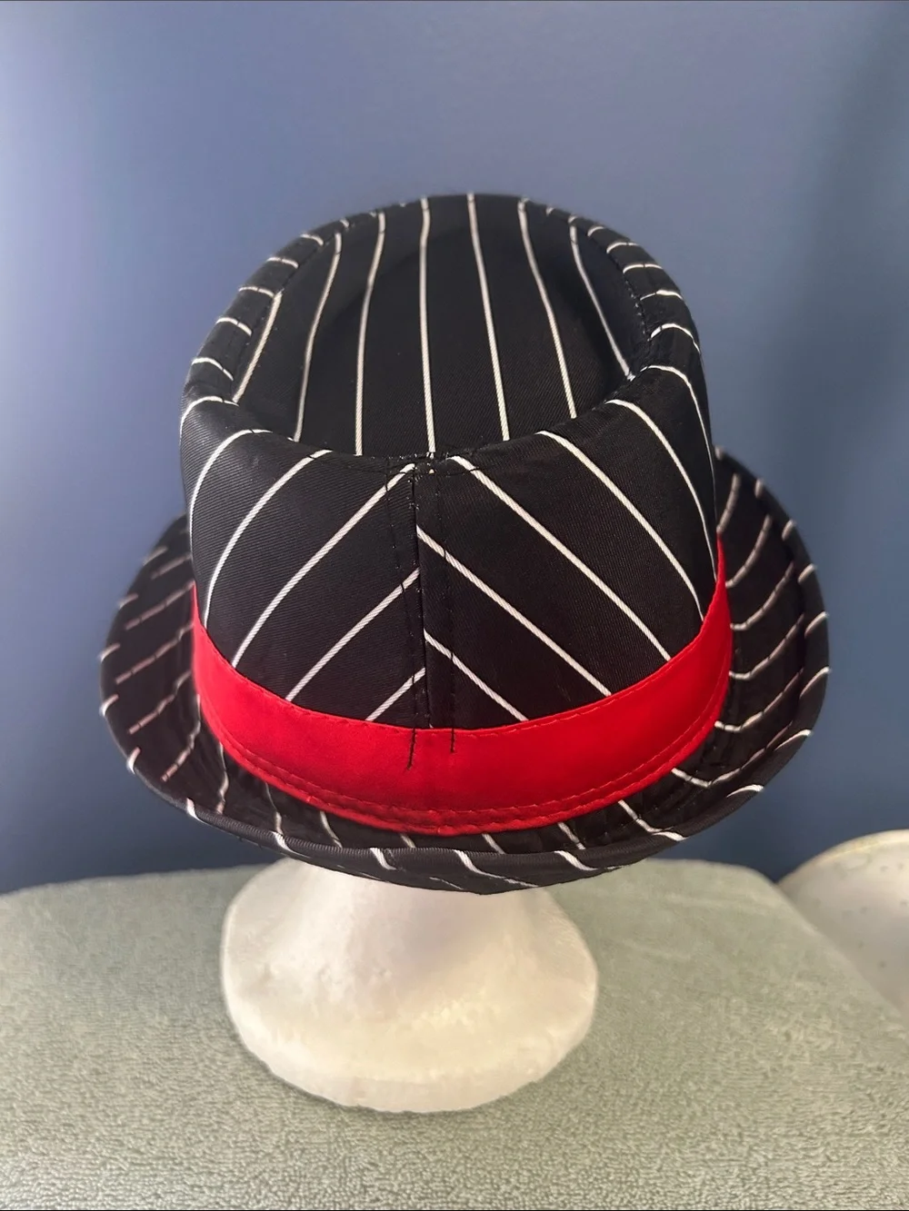 Classic hat black and white pinstripe 1920s-style gangster/mobster fedora